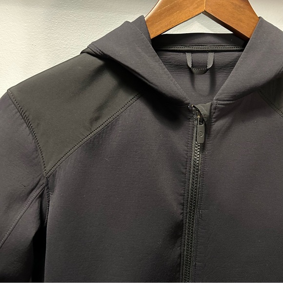 Lululemon Re-Form Jacket - Picture 6 of 10